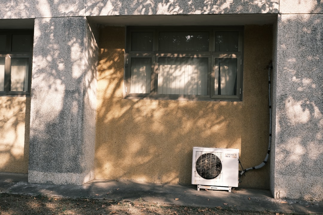 are heat pumps ideal for warm dry climates